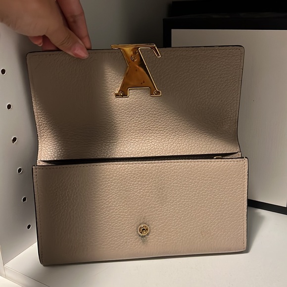 Authentic Used Louis Vuitton Capucines Wallet - selling as is - Picture 2 of 5